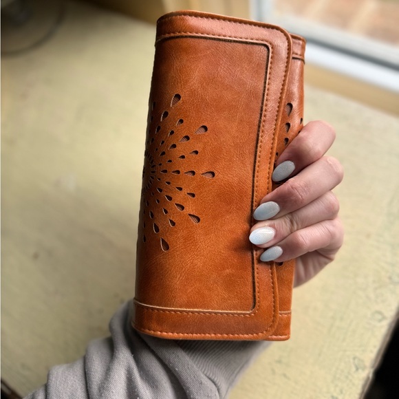 NWOT: Boho leather wallet - Picture 6 of 9